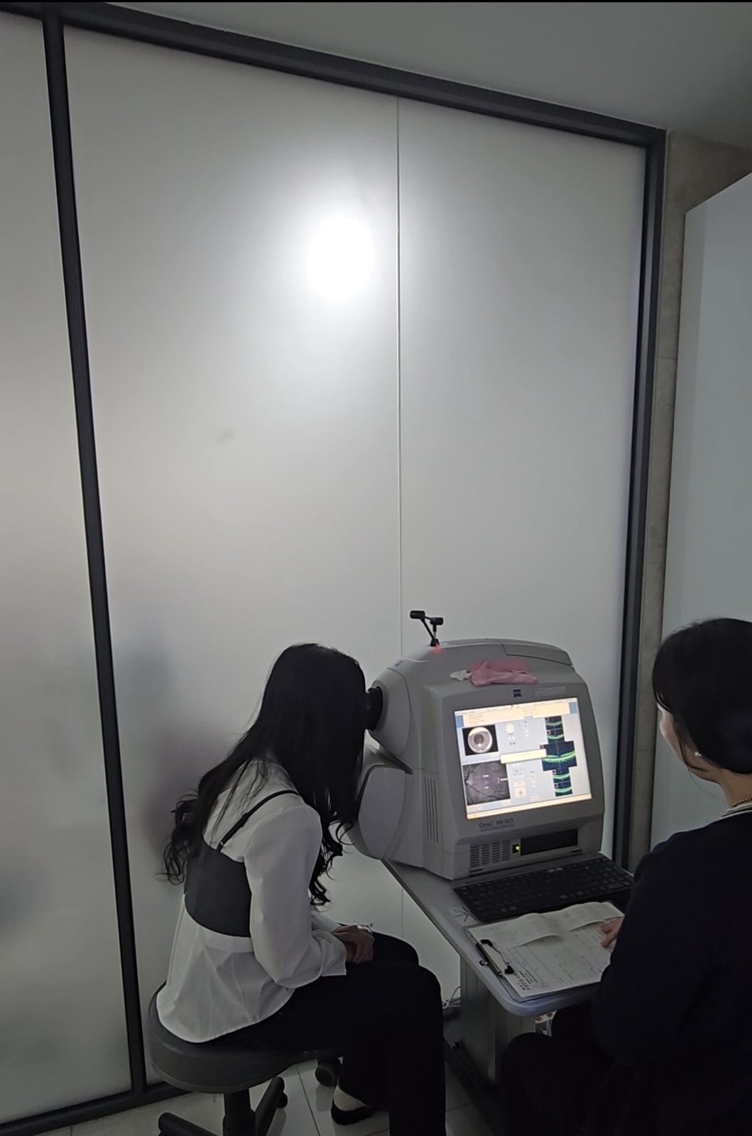 Eye scan during the clinic visit